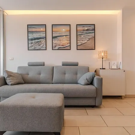 Go2tenerife Apart'luna Pool&sea View * Playa de las Américas